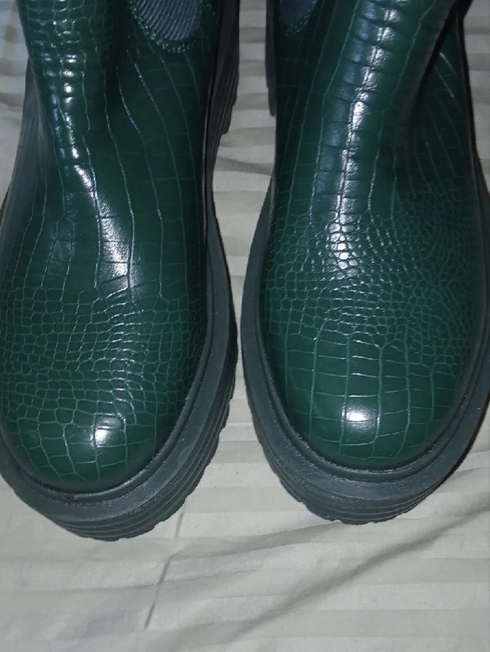 Azalea Wang Womens Sue Green Croc Print Pull On Platform Lug Sole Boots Sz: 6